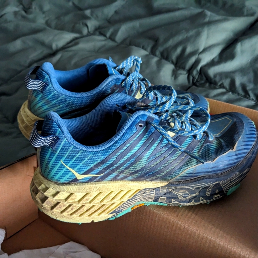 Hoka women's 7.5 Speedgoat 4